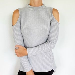 Kensie gray ribbed knit mock neck cut out cold shoulder sweater top size medium